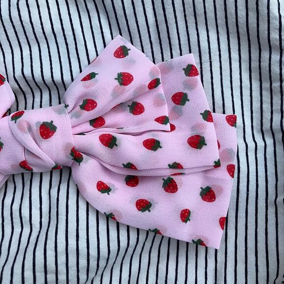 Pink strawberry hair bow, barrette clip, coquette cottagecore Y2K indie boho - Picture 3 of 6